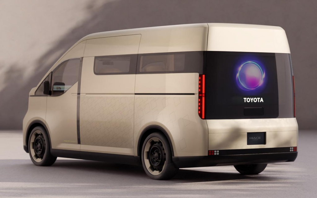 Toyota Hiace 2027 - зад.jpg