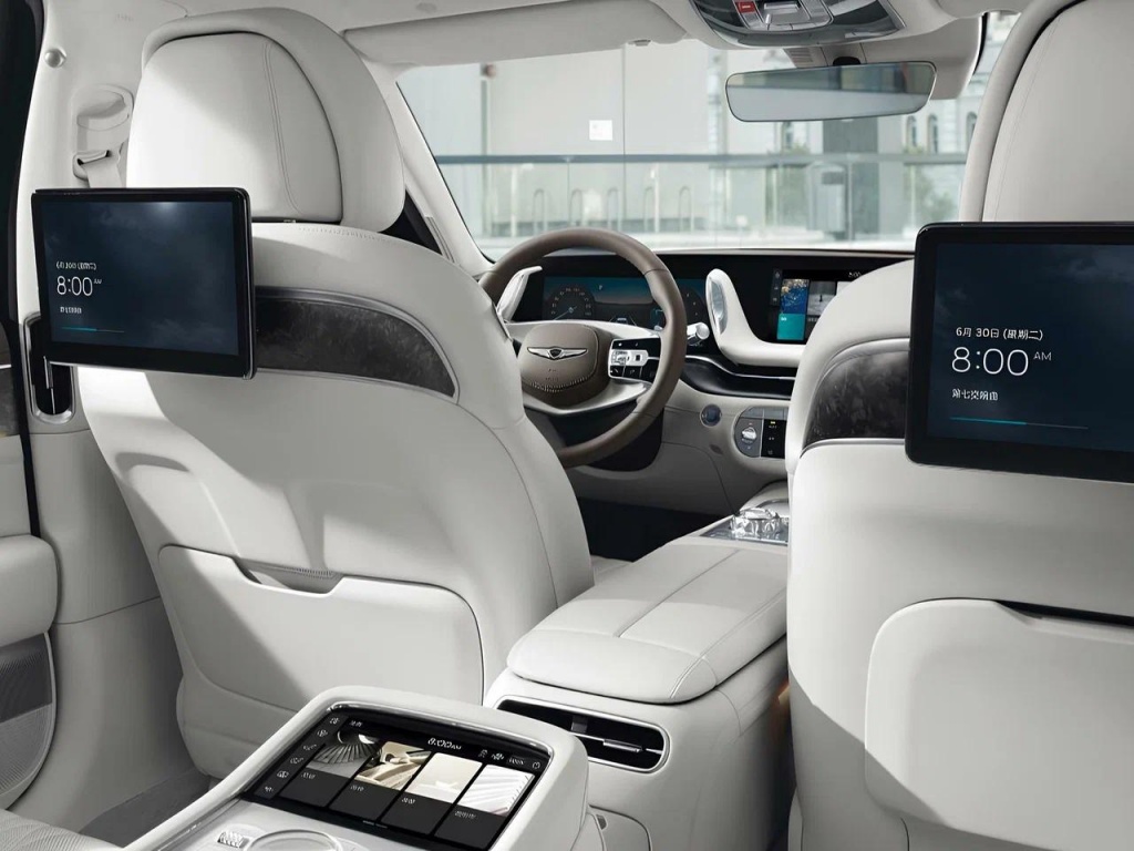 Genesis G90 салон.jpg