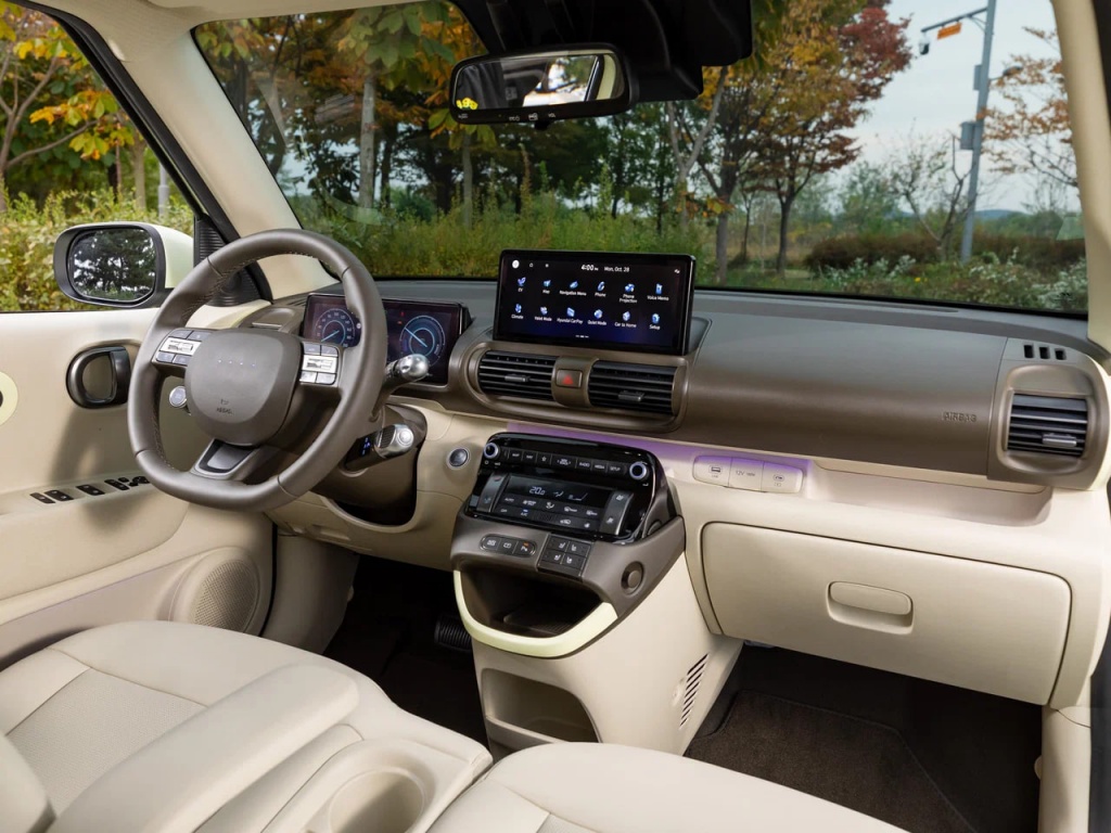 Hyundai Casper салон.jpg Hyundai Casper салон.jpg