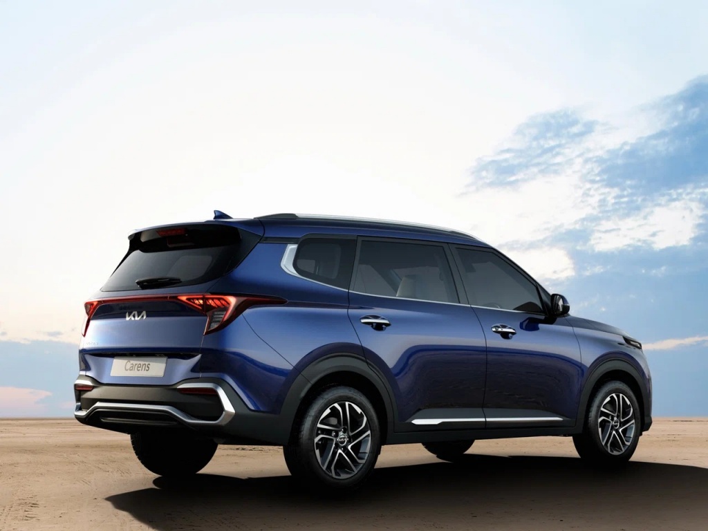 Kia Carens - бок.jpeg