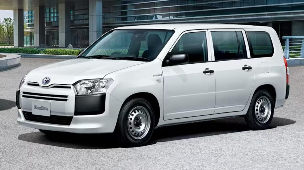 Toyota Probox белый.jpg