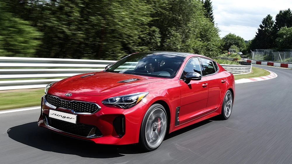 KIA Stinger стал финалистом конкурса «Всемирный автомобиль года 2018»