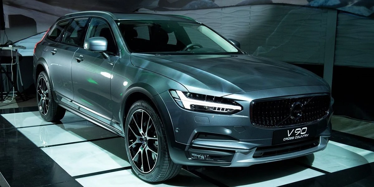 Объявлены цены и старт приёма заказов на новый Volvo V90 Cross Country