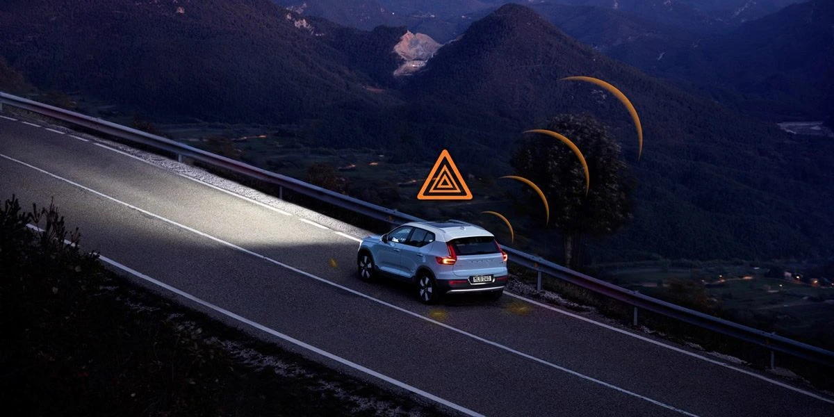 Автомобили Volvo смогут предупреждать друг друга об опасности на дороге в странах Европы 