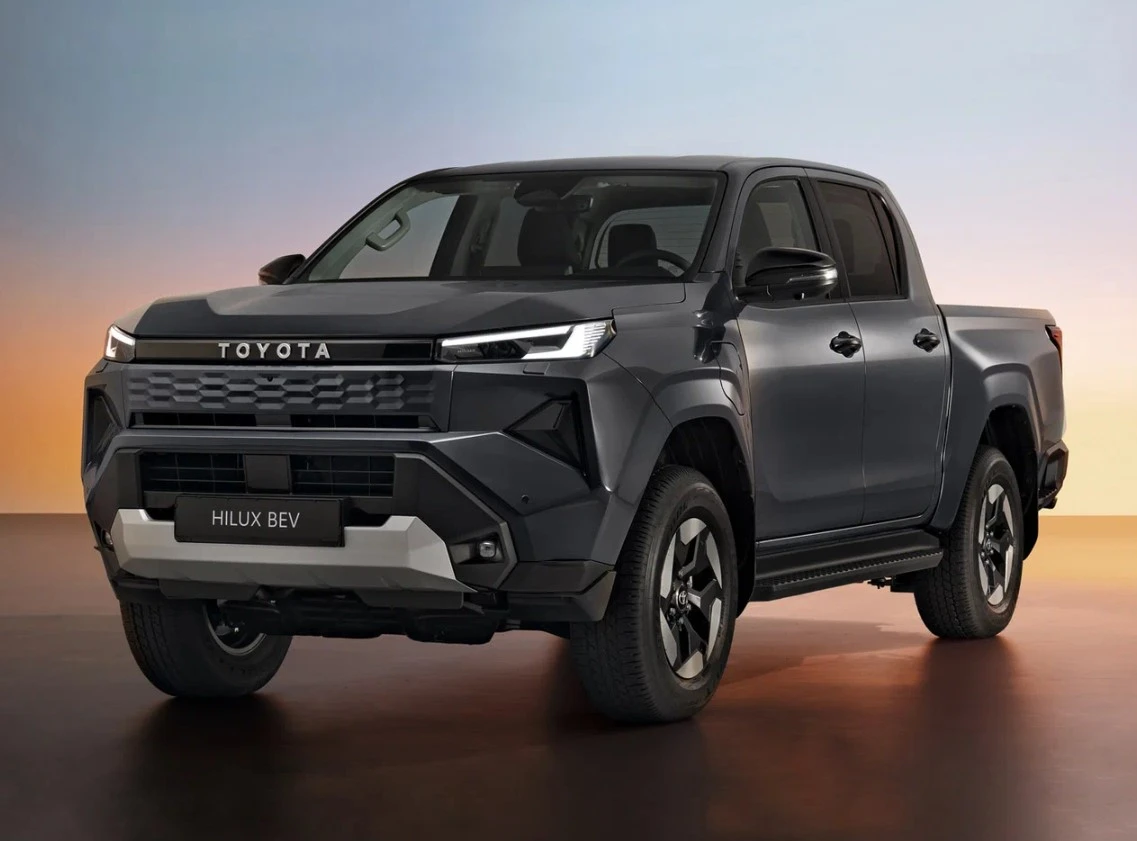 В Россию привезли новый Toyota Hilux: сколько он стоит