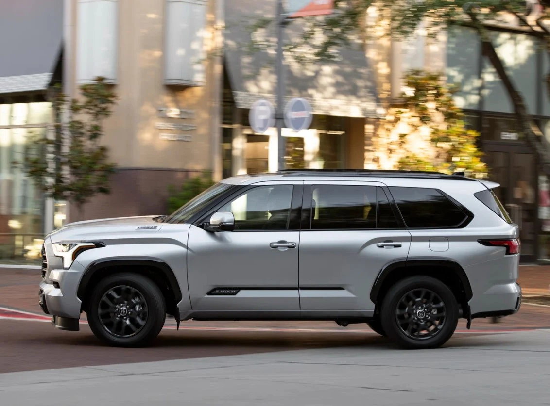 В Россию привезли новую Toyota Sequoia: сколько она стоит