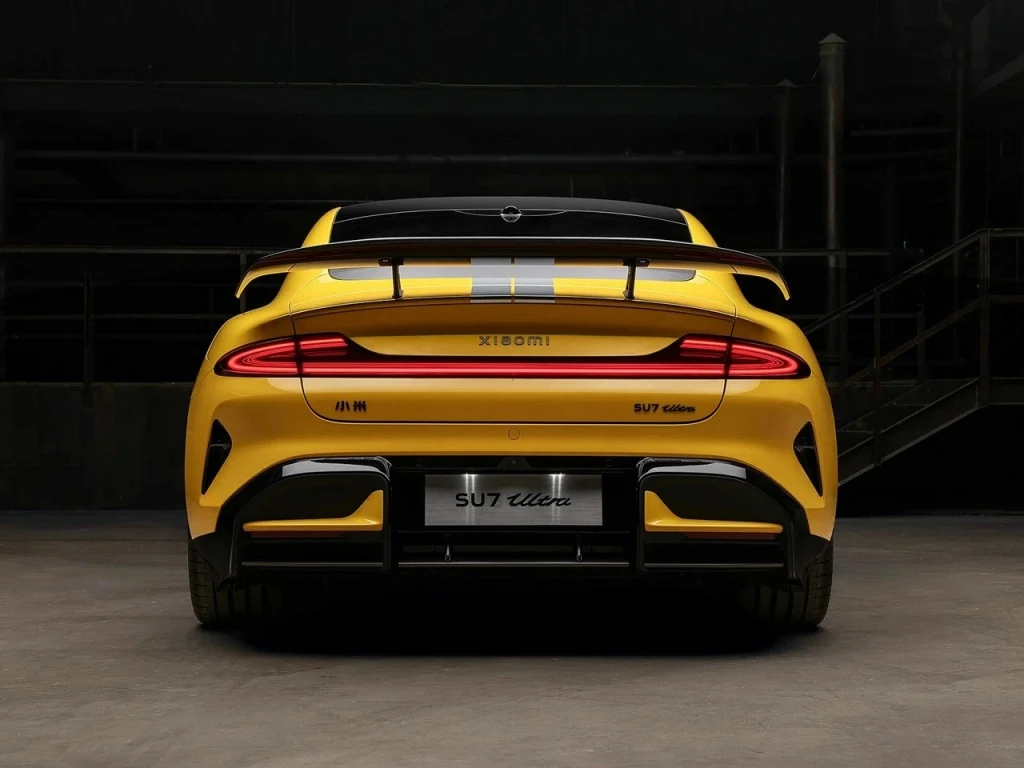 Список роскошных машин обновлен: за какие авто владельцы заплатят в три раза больше