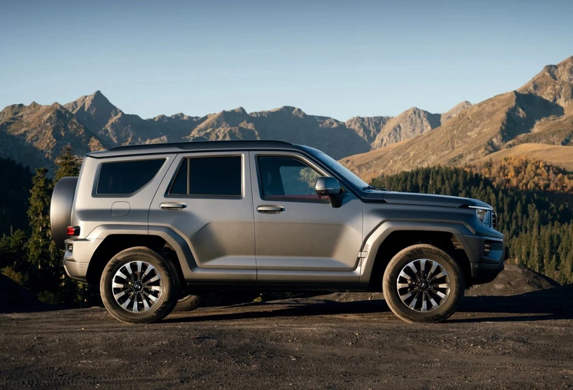 GWM начал продажи внедорожника Tank 700 Hi4-Z: сколько он стоит