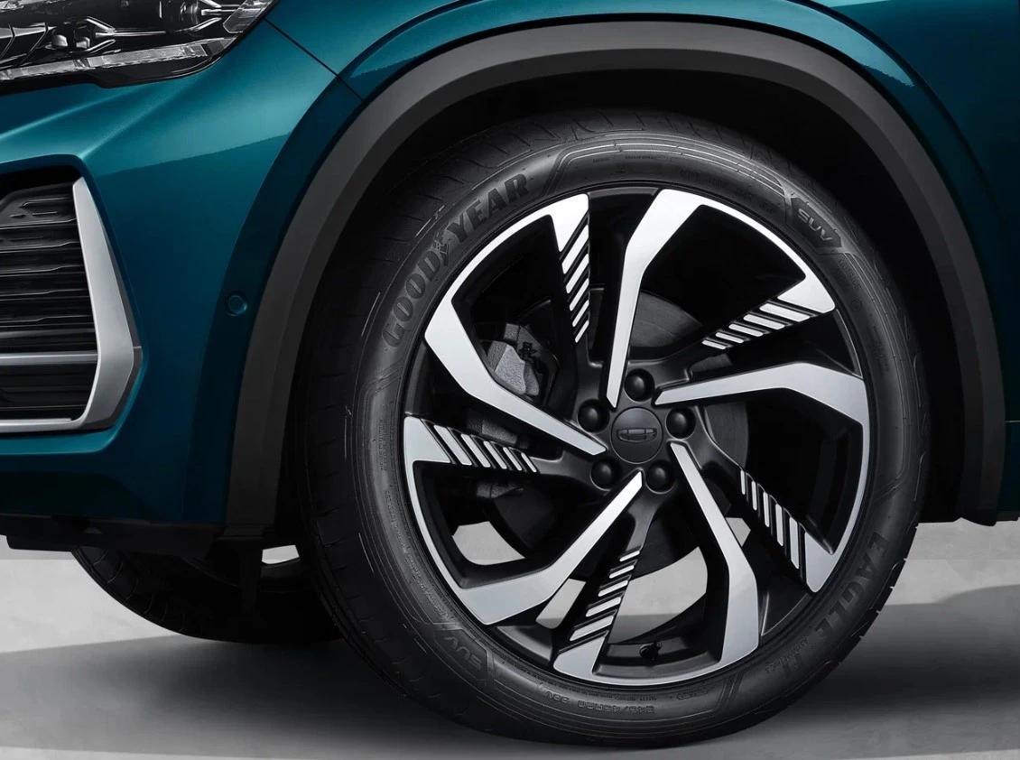 Когда «переобуваться» на лето: названы главные ориентиры для автолюбителей