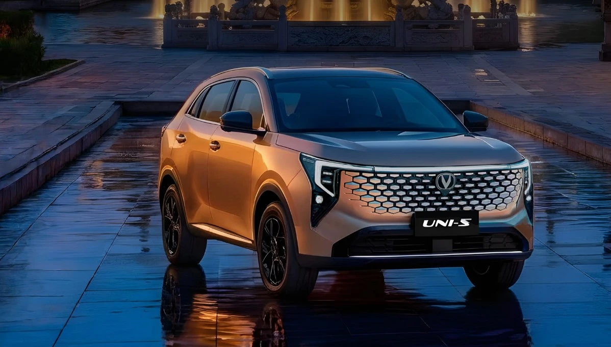 Changan будет продавать старый и новый UNI-S: какое поколение выбрать