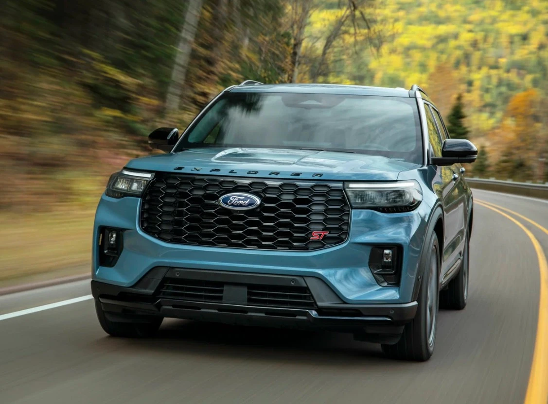 Ford разработал новую систему защиты: припаркованная машина сможет избежать удара