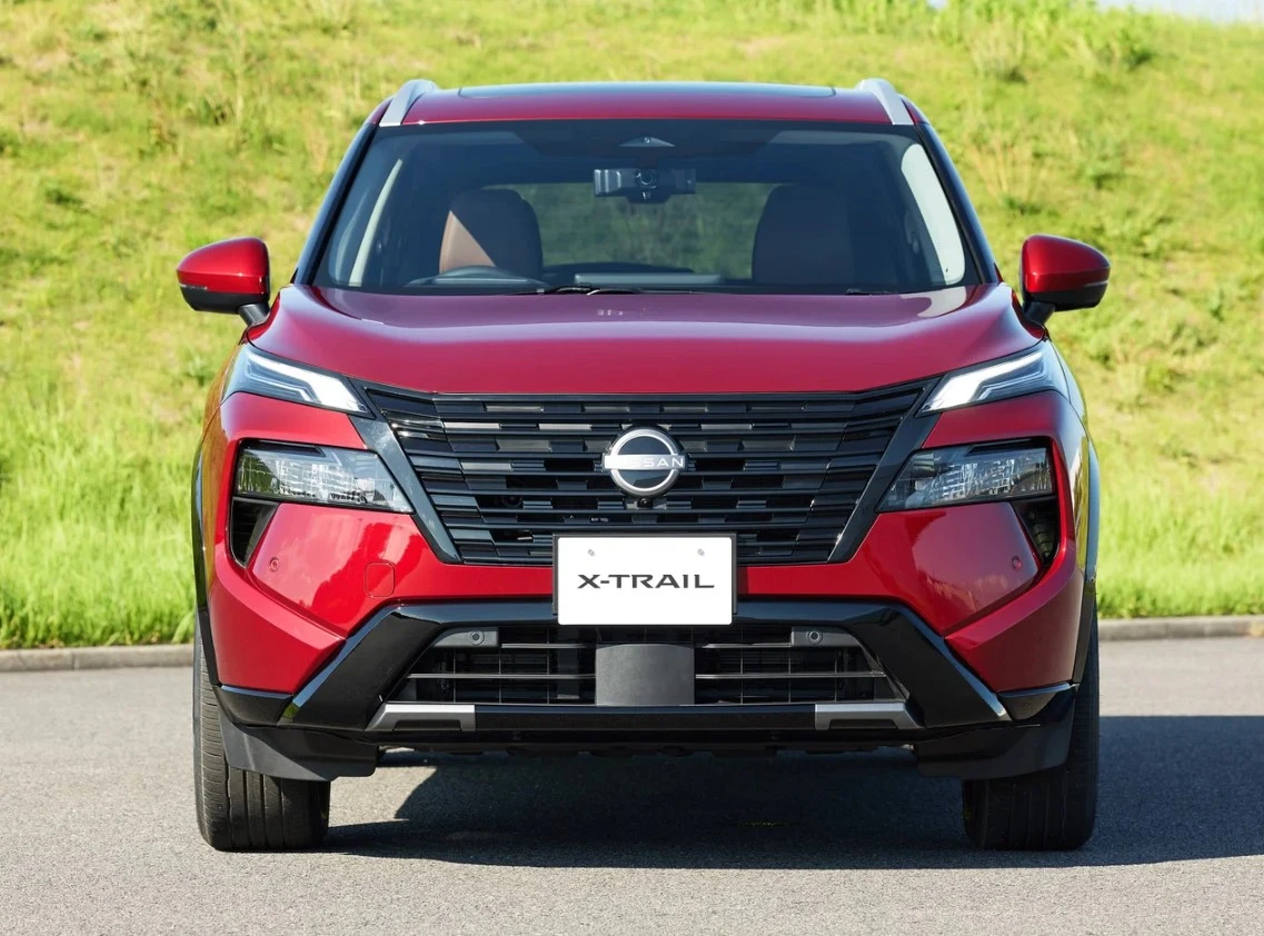 Nissan X-Trail вернулся в Россию: комплектации и цены