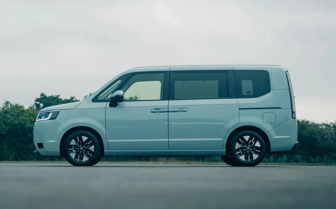 Новый Honda Stepwgn доступен в РФ: как сэкономить на утильсборе