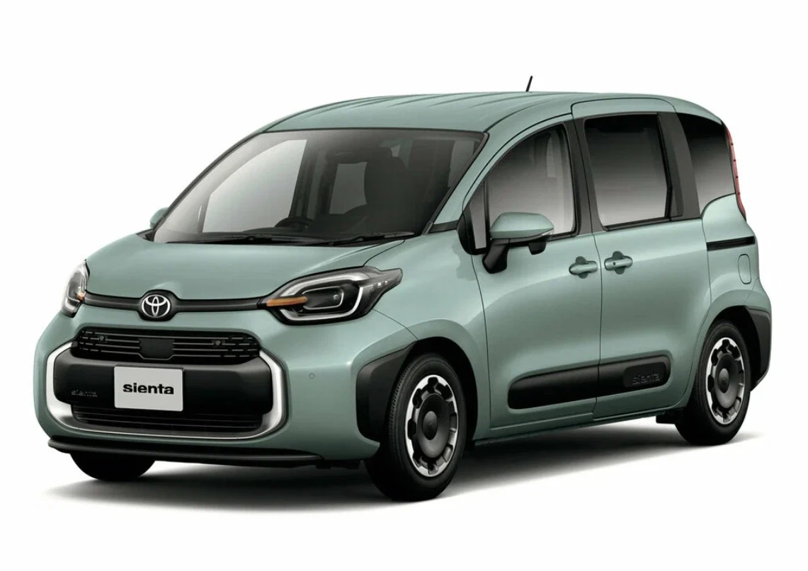 Семиместный японец по цене «Ларгуса»: в России начали продавать Toyota Sienta
