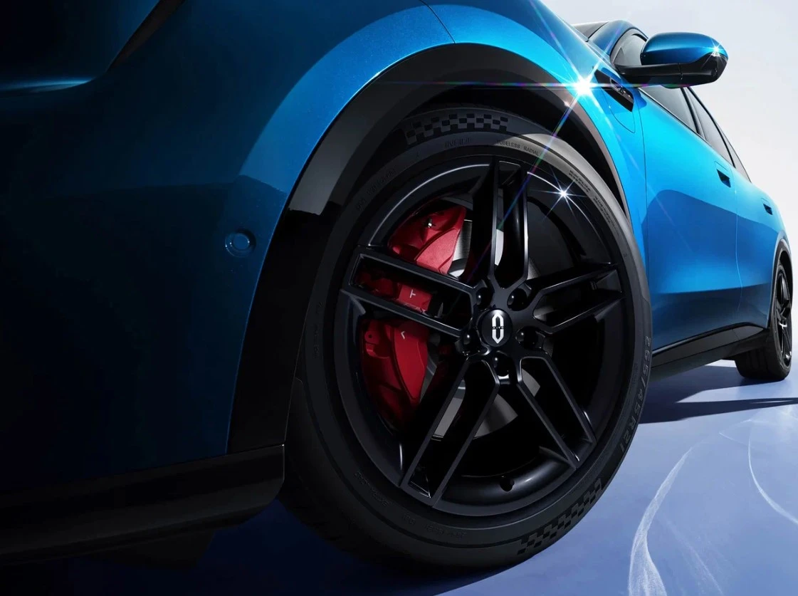 Почему электромобили AITO от Huawei и Seres стали хитами, и как устроены их технологии