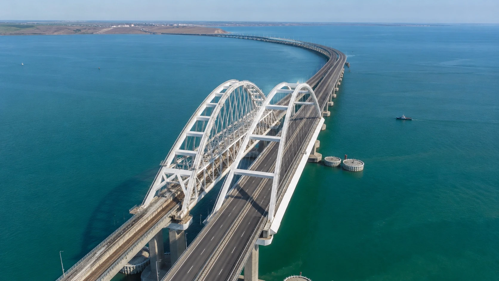 На Крымском мосту стало больше пунктов досмотра: что изменится для водителей