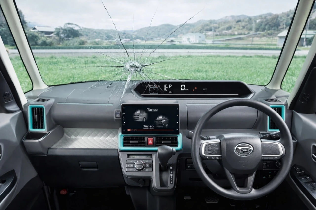 Когда езда с разбитым лобовым становится нарушением: пояснение юристов