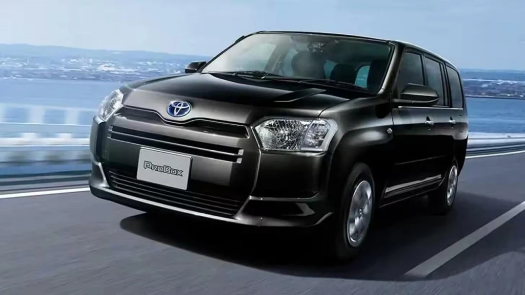 Чем удивляет оснащение бюджетной Toyota Probox: обзор новинки на рынке
