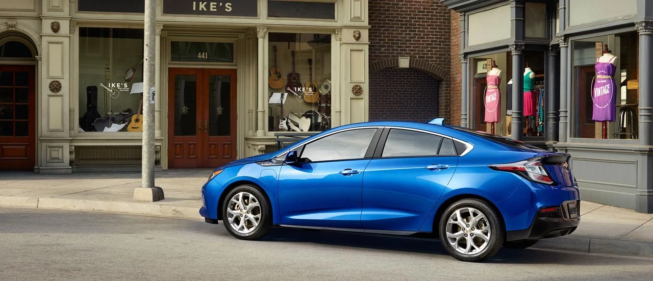 Chevrolet представляет новый Volt 2016 модельного года