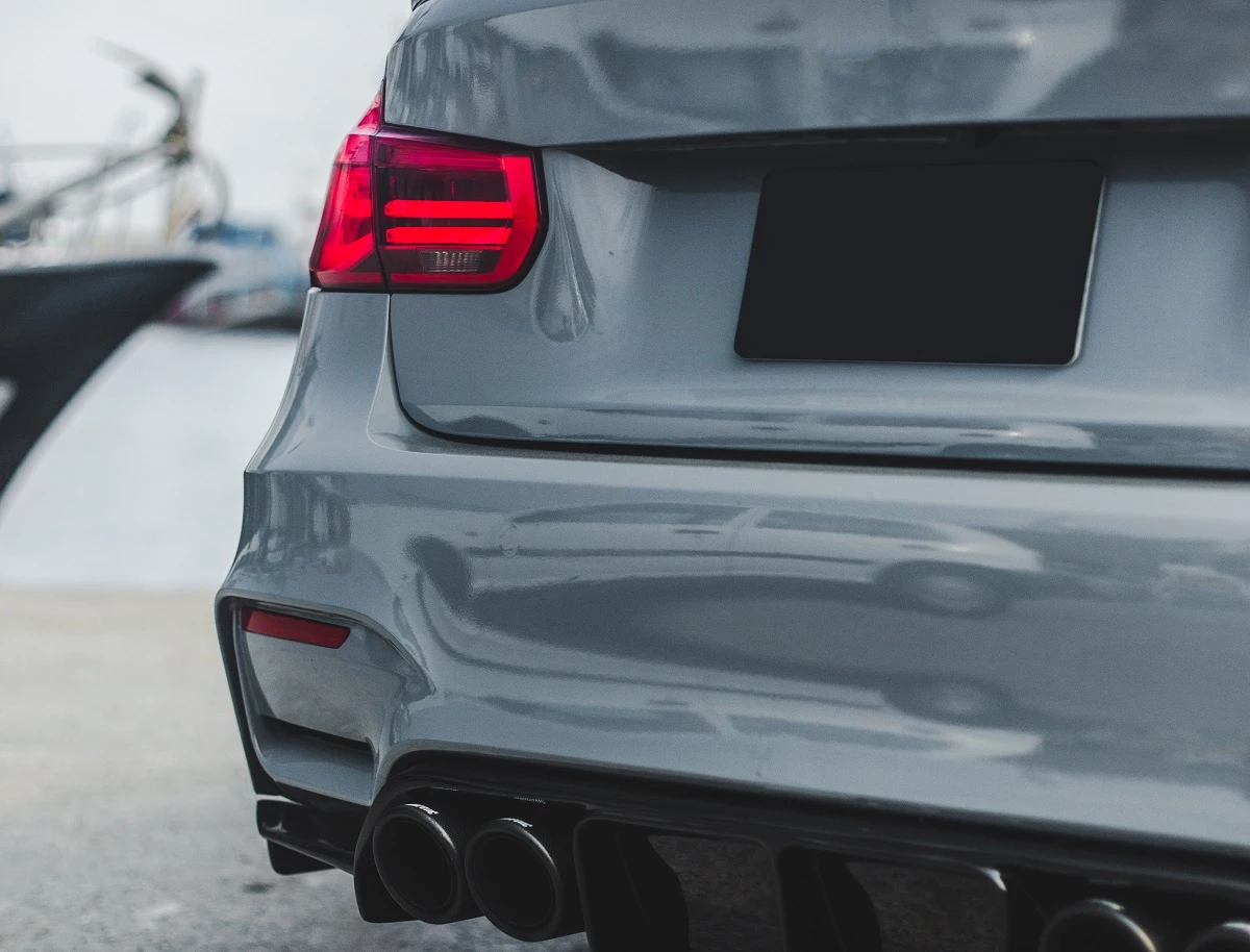 Как защитить номерные знаки от снега и грязи: подробное руководство