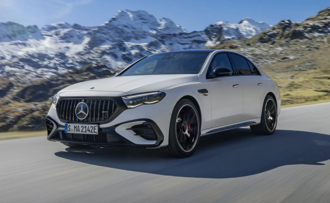 В Москве продают Mercedes-AMG E 53 2024 года по цене квартиры в центре