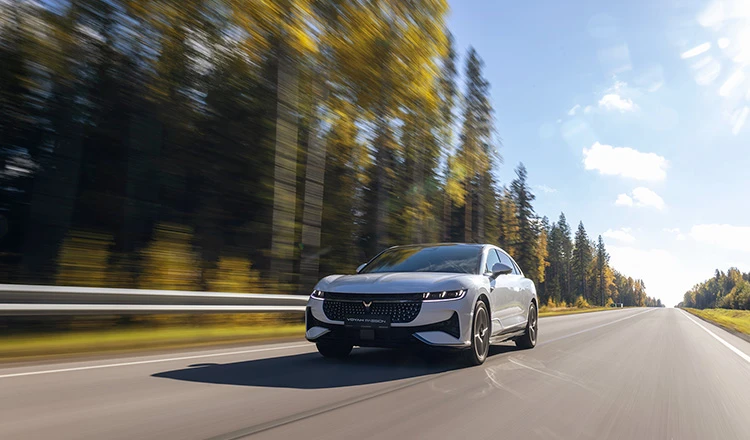 Экстерьер Voyah Passion_evr № 6