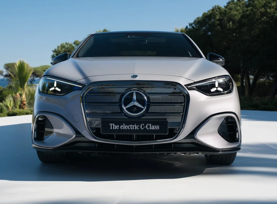 Mercedes-Benz C-Class полностью электрифицировали: что изменилось в новом поколении