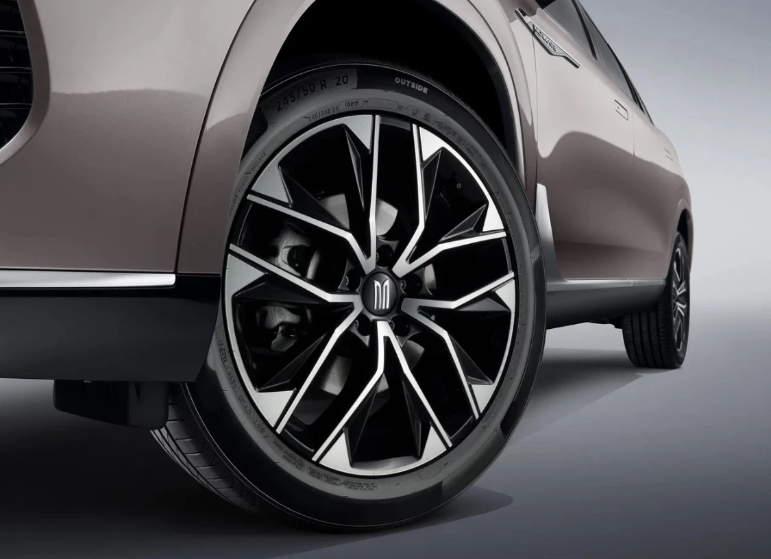 «Москвич» готовит бизнес-седан: что известно о будущей новинке