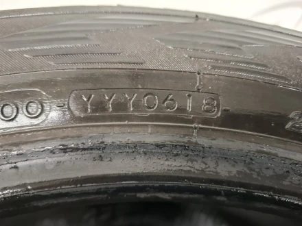 YOKOHAMA ice GUARD G075