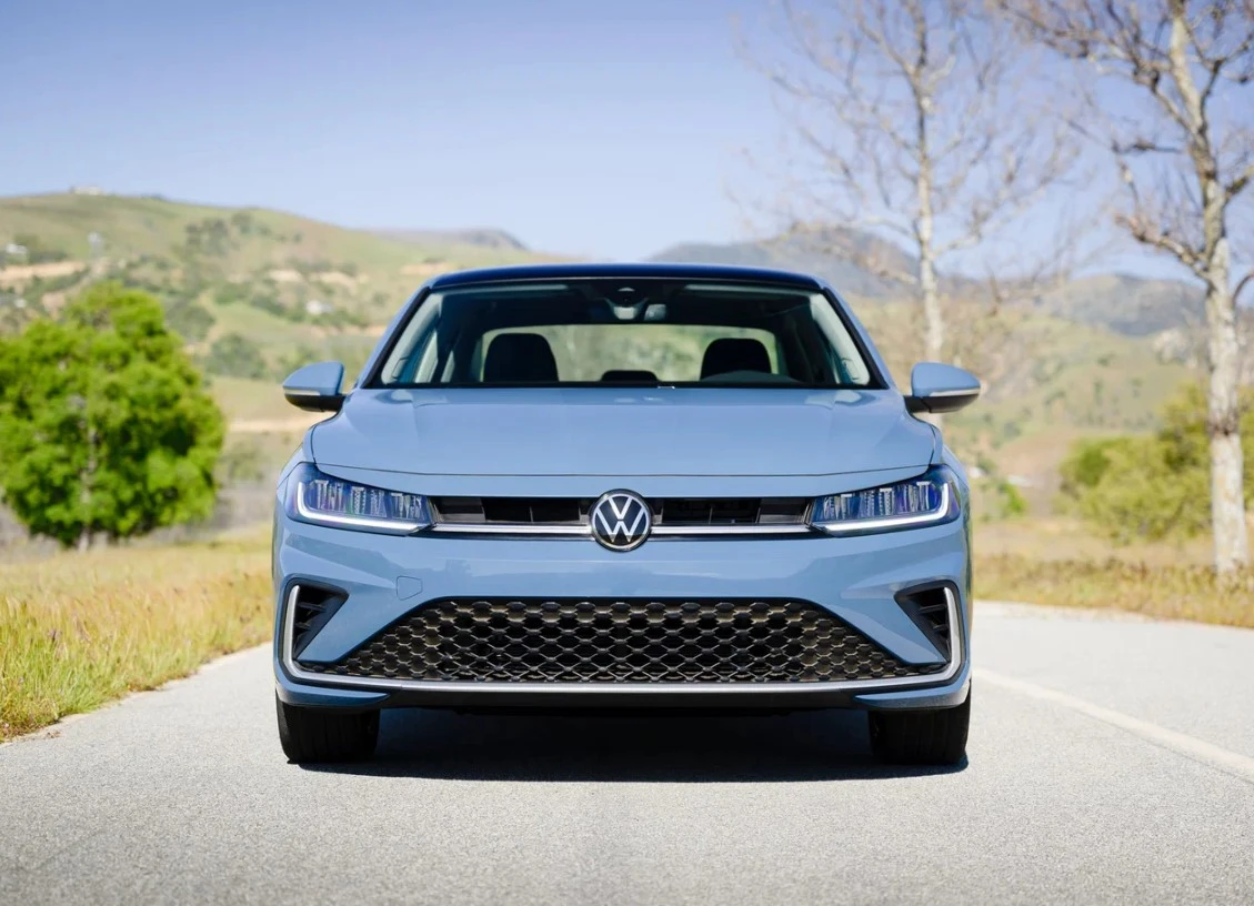 Названы самые распространенные автомобильные бренды в России: какие марки в топе