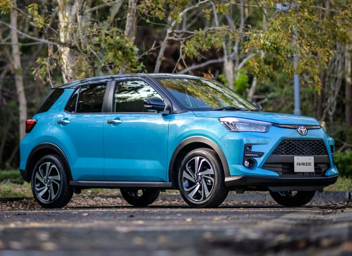 Новый игрок в бюджетном сегменте: в России продают Toyota Raize