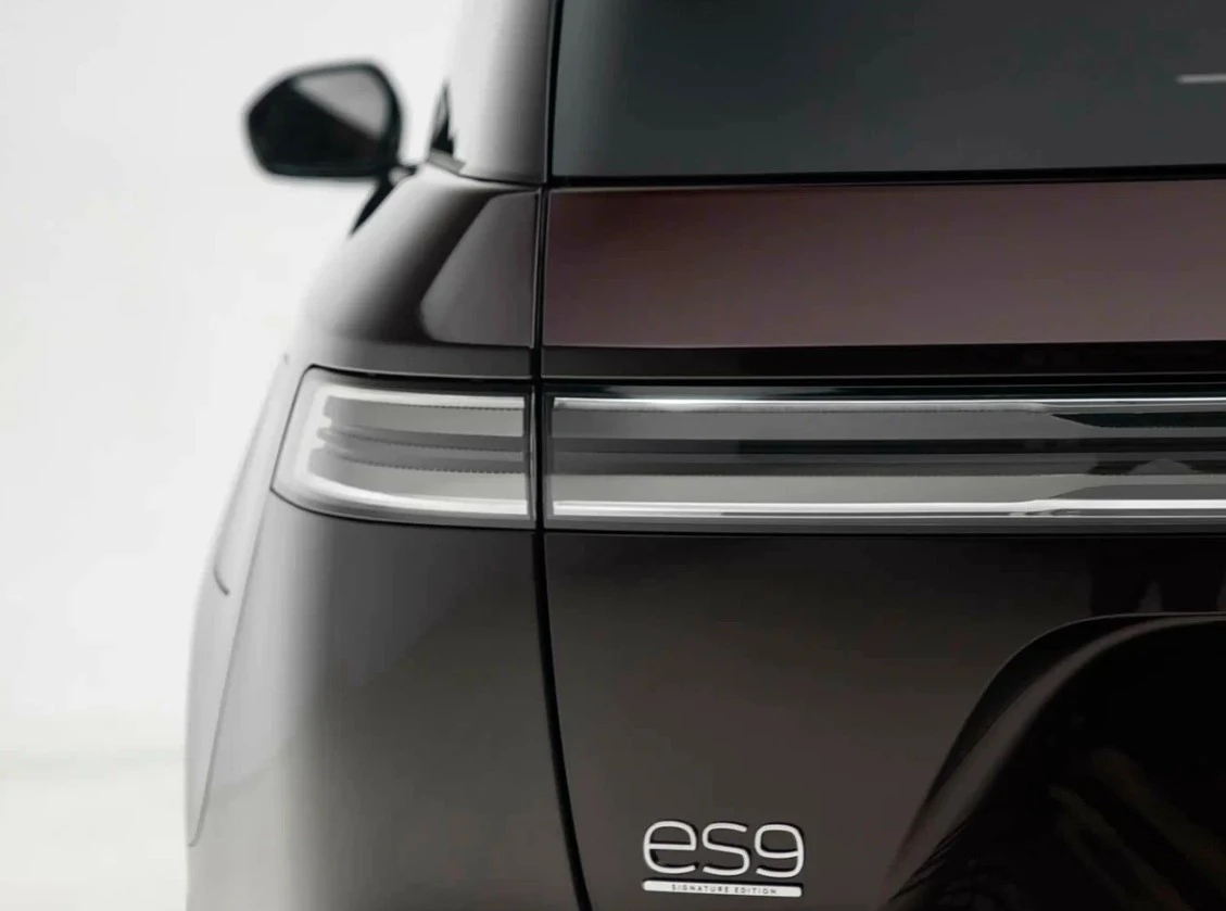 Самый большой электрокар представили в Китае: что о нем известно