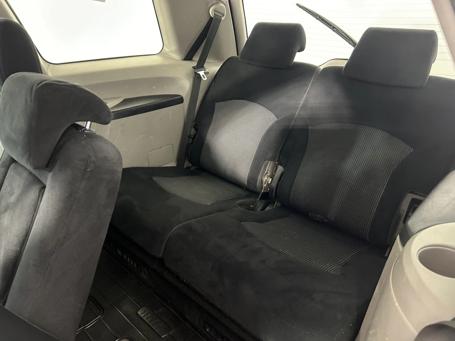 MITSUBISHI GRANDIS 2008 575 482