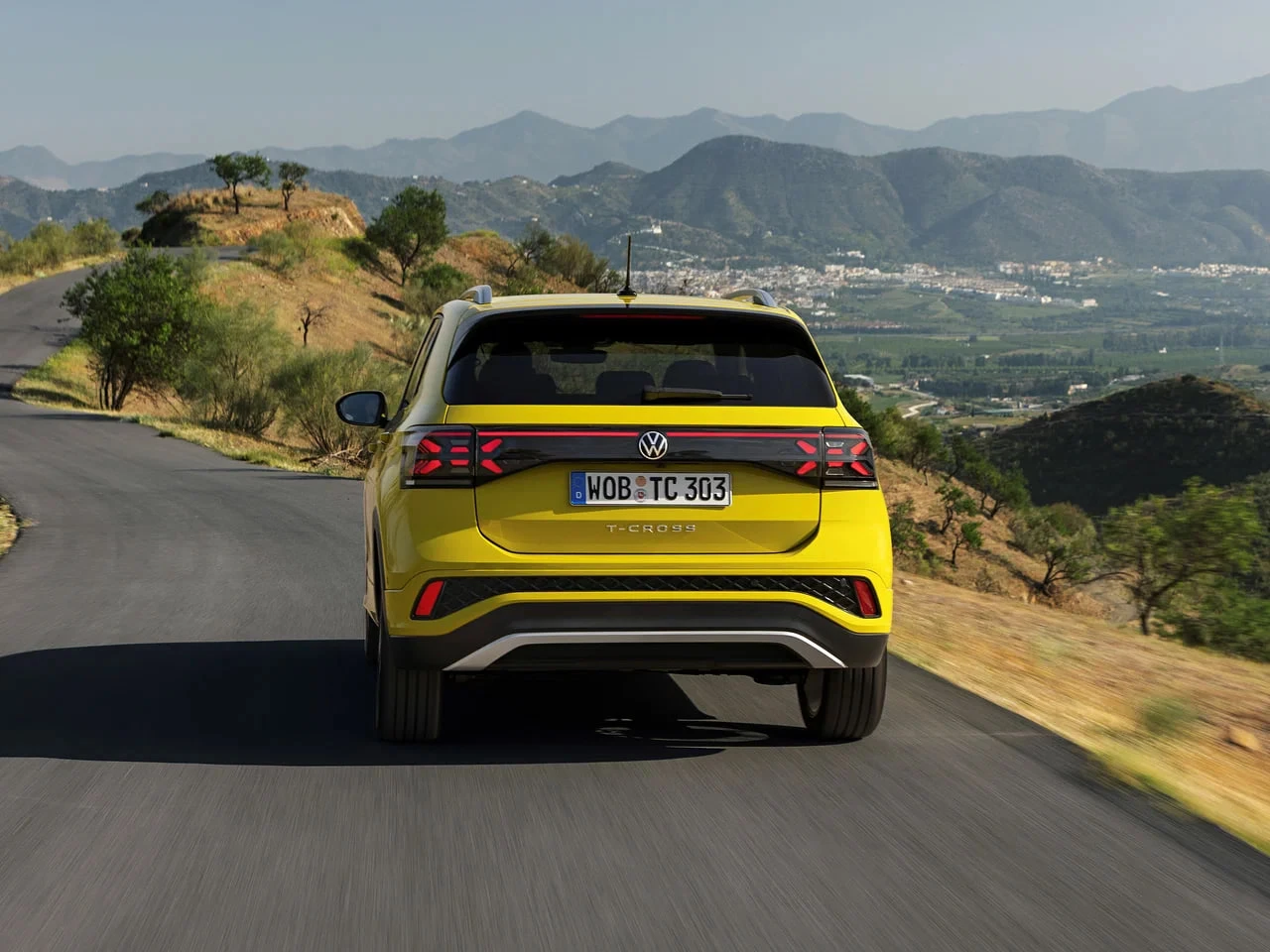 В России начались продажи кроссоверов Volkswagen T-Cross: комплектации и цены