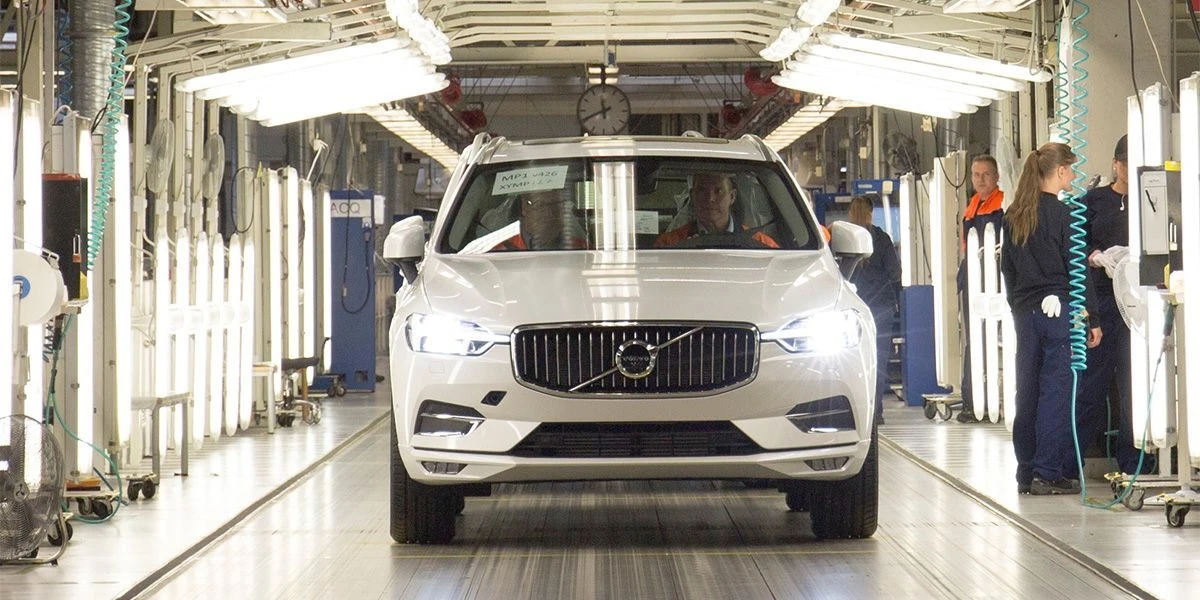 Первые Volvo XC60 нового поколения сошли с конвейера завода Торсланда